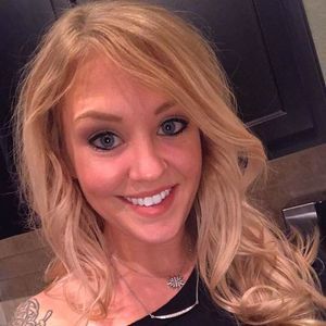 Meet your Posher, Caitlin